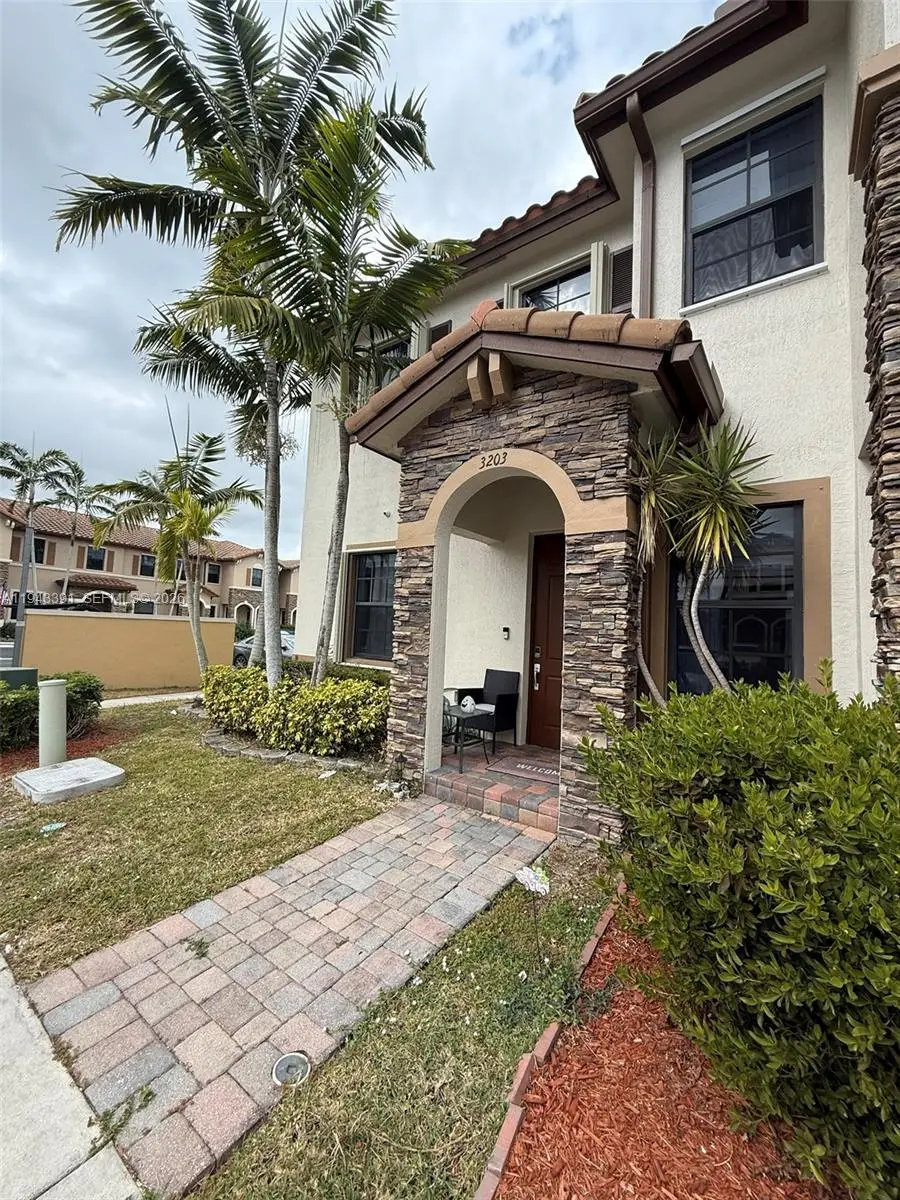 3203 SE 7th St, Homestead, FL 33033 - Image #3