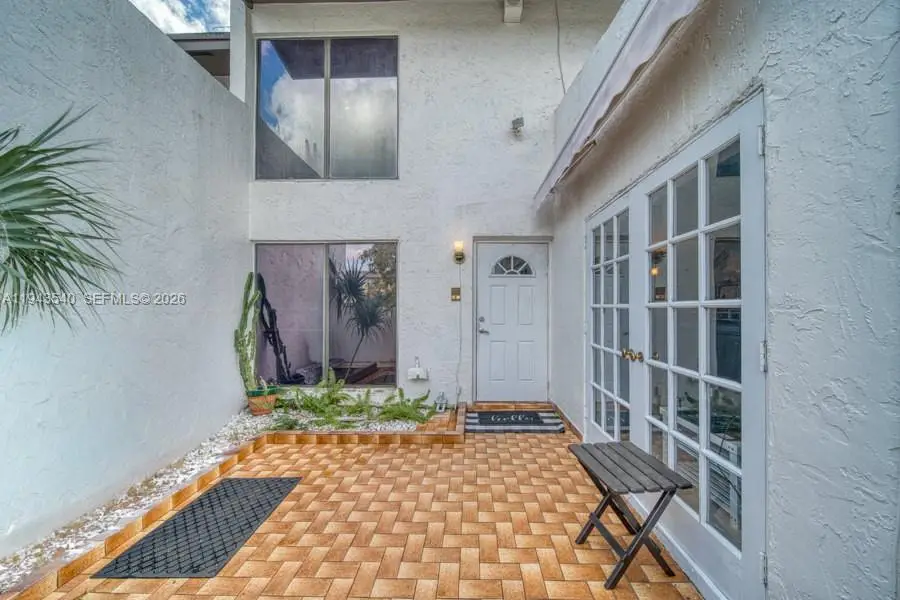 10920 SW 71st St, Miami, FL 33173 - Image #1