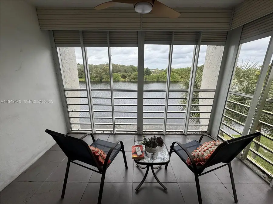 9450 Poinciana Pl #405, Davie, FL 33324 - Image #2