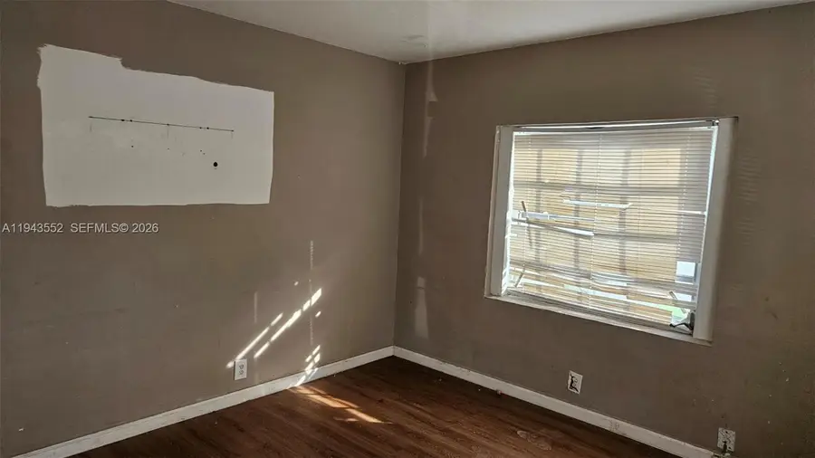 742 SW 10th St, Miami, FL 33130 - Image #3