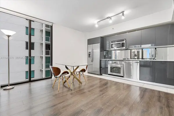 31 SE 6th St #2008, Miami, FL 33131