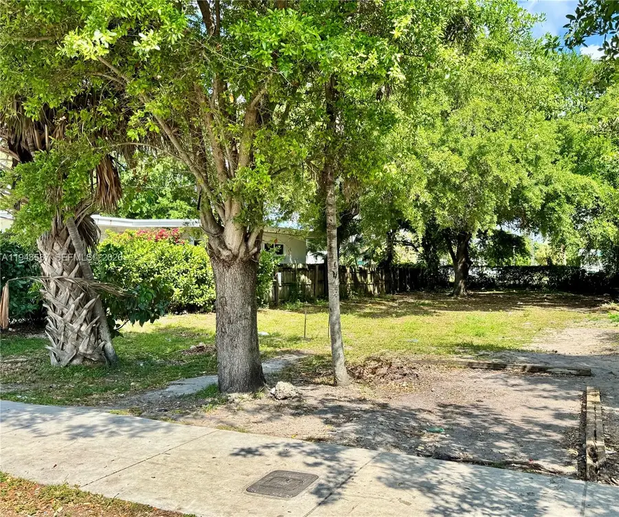 629 NW 65th St, Miami, FL 33150 - #2