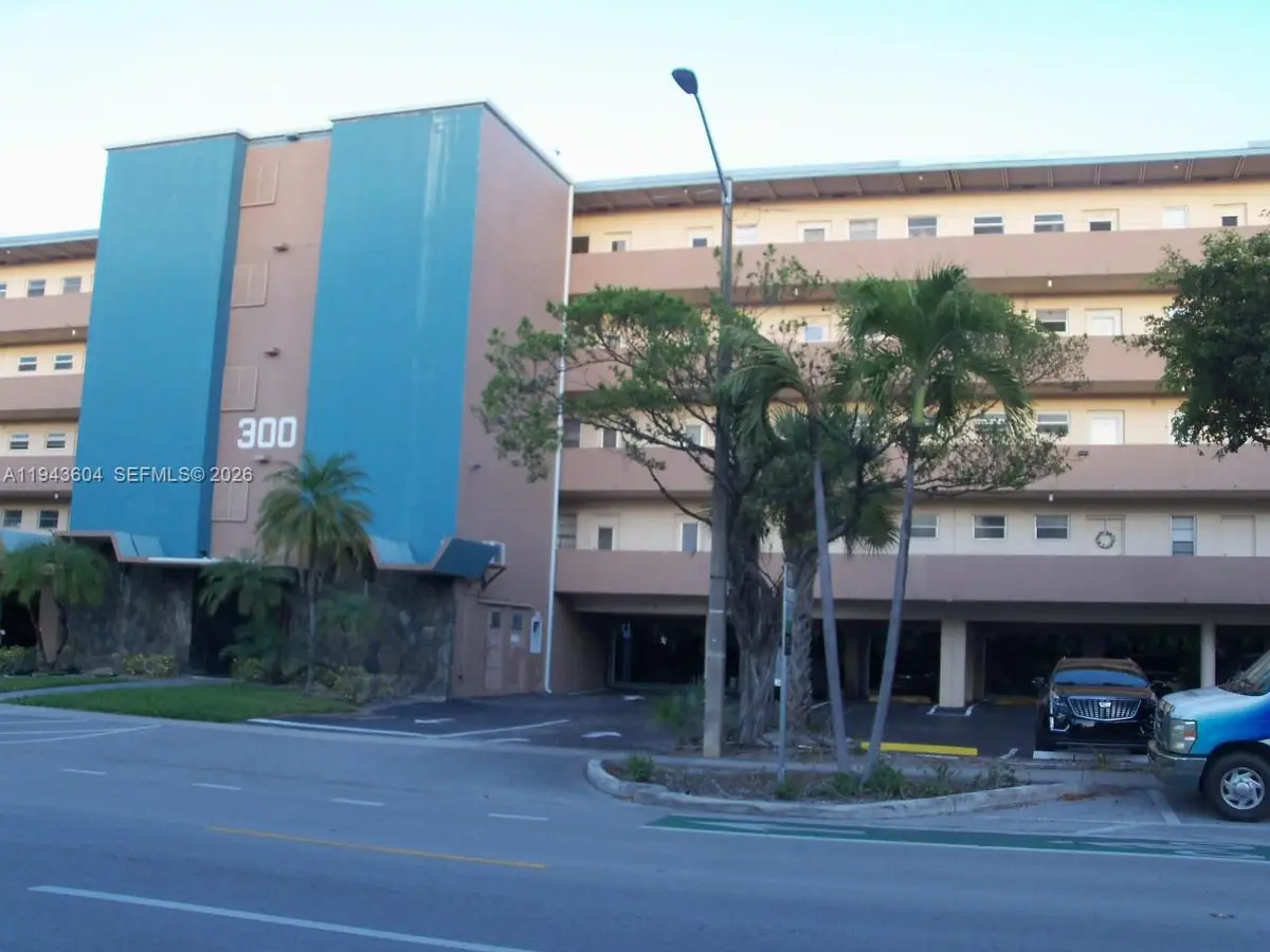 300 NE 14th Ave #206, Hallandale Beach, FL 33009 - Image #1