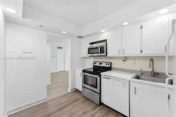 3731 N Country Club Dr #921, Aventura, FL 33180