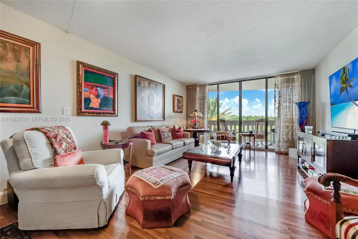 90 Edgewater Dr #501, Coral Gables, FL 33133 - Image #1