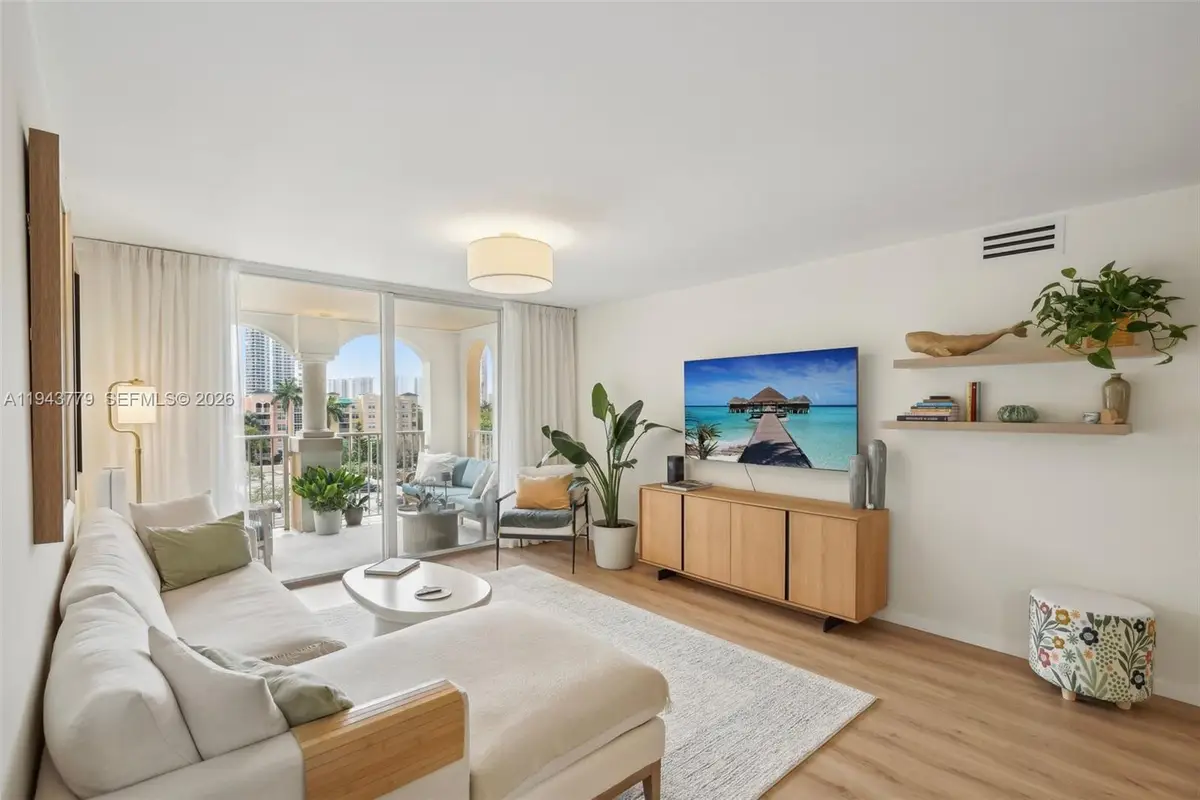 19701 E Country Club Dr #5603, Aventura, FL 33180 - Image #1