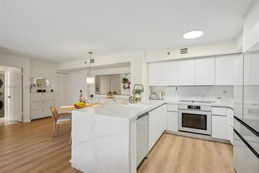 19701 E Country Club Dr #5603, Aventura, FL 33180 - Image #2