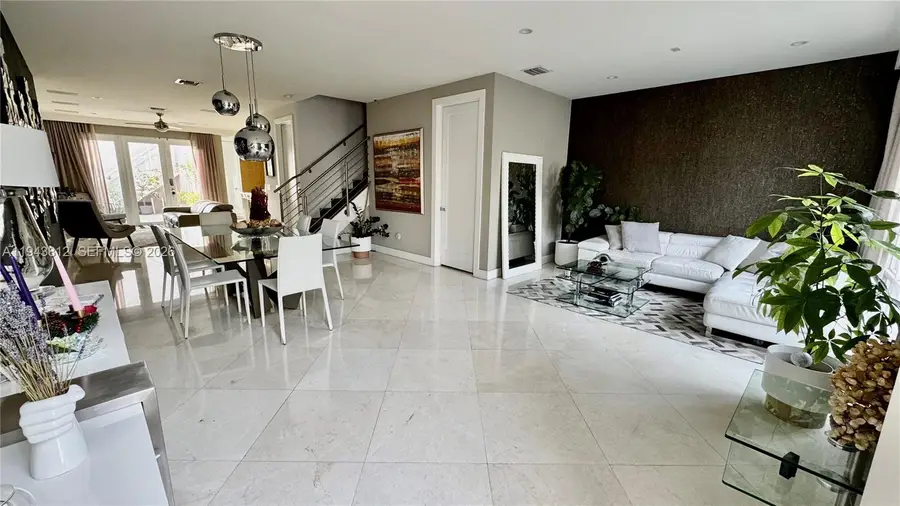 6428 NW 105th Pl, Doral, FL 33178 - Image #2