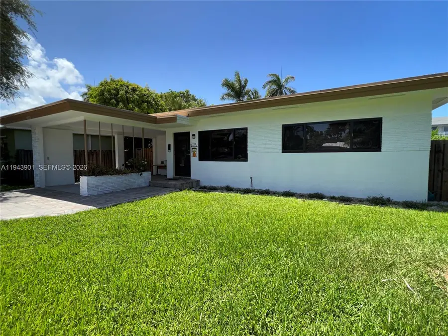 1425 Grant St, Hollywood, FL 33020 - Image #2