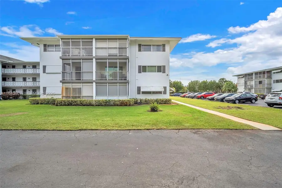 1201 Hillcrest Ct #102, Hollywood, FL 33021 - Image #3