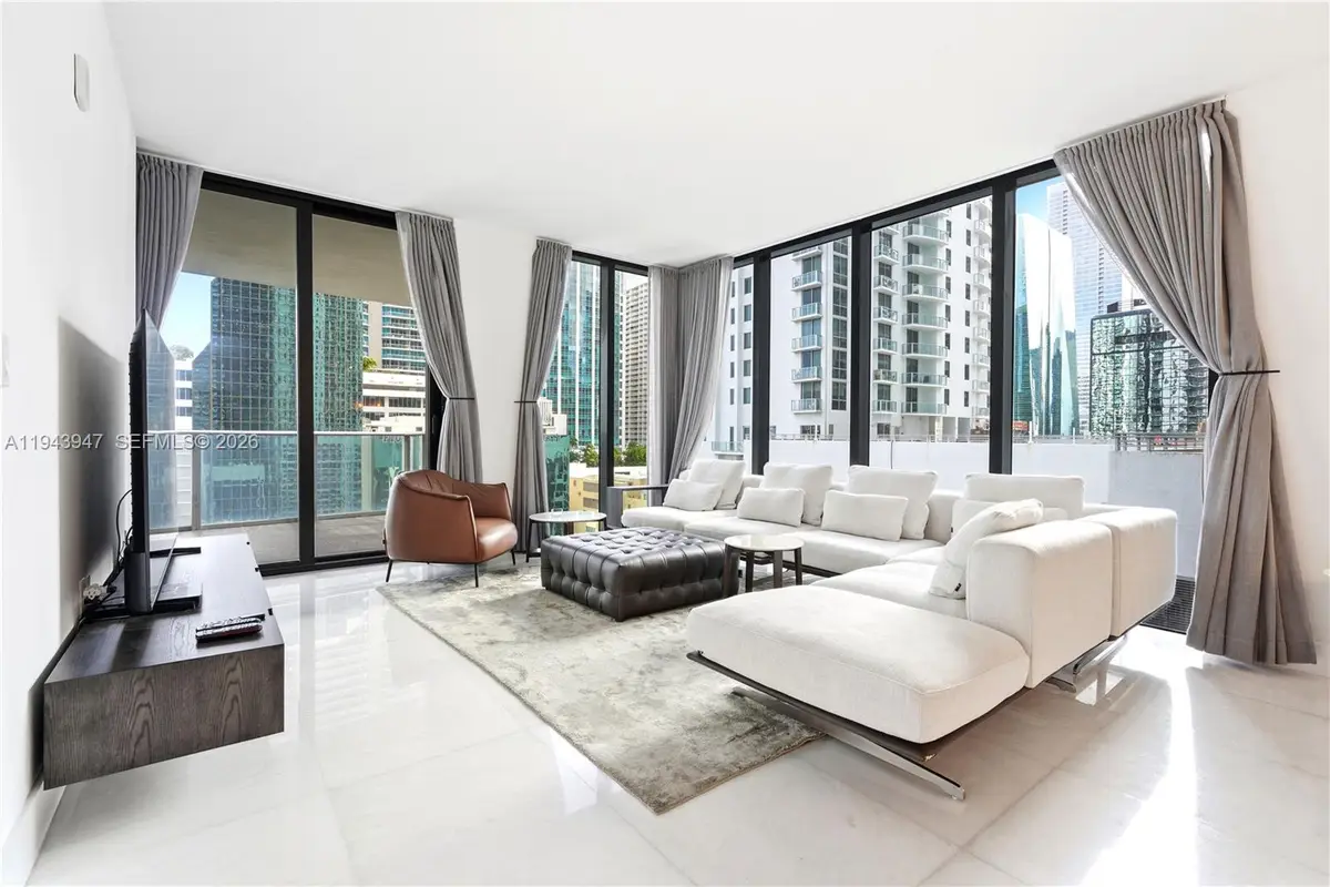 1010 Brickell Ave #1405, Miami, FL 33131 - Image #1