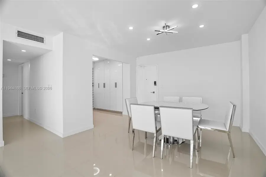 300 Bayview Dr #2108, Sunny Isles Beach, FL 33160 - Image #3