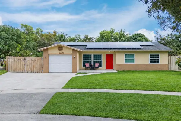 8330 NW 3rd St, Pembroke Pines, FL 33024