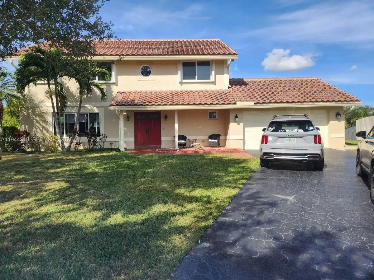14531 Hickory Ct, Davie, FL 33325 - Image #1