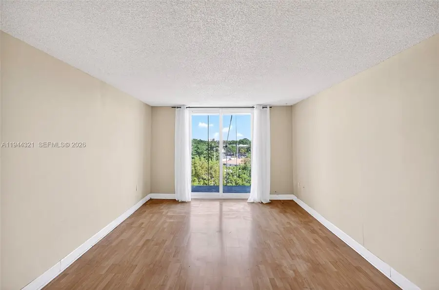 16851 NE 23rd Avenue #619, North Miami Beach, FL 33160 - Image #3