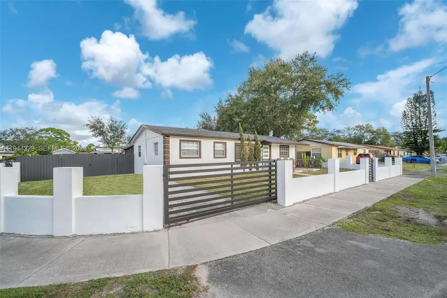 3855 NW 210th St, Miami Gardens, FL 33055 - Image #2