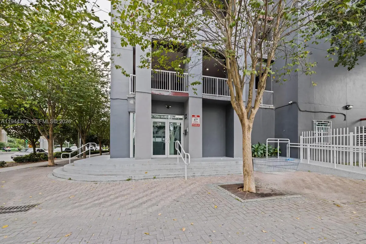 104 SW 9th St #1207, Miami, FL 33130 - Image #1