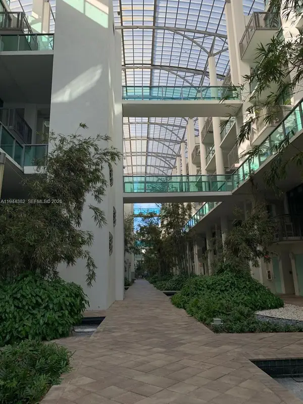 6000 Collins Ave Unit 136, Miami Beach, FL 33140