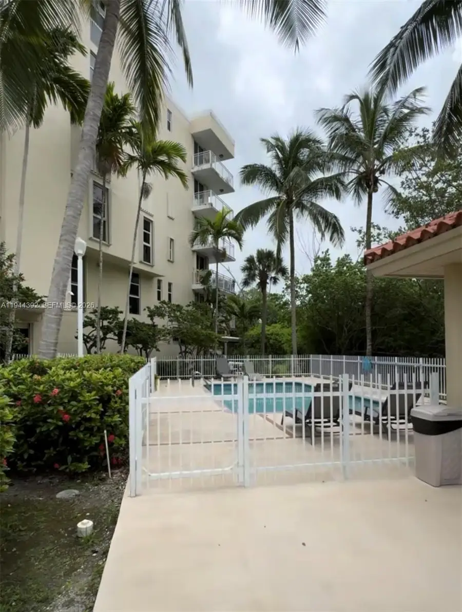 16590 NE 26th Ave #402, North Miami Beach, FL 33160 - Image #3