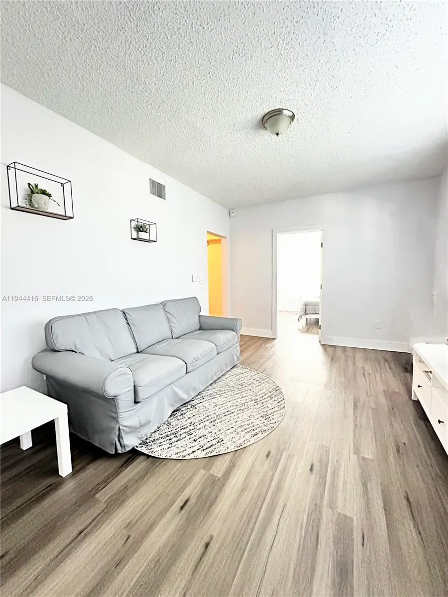 1821 NW 33rd St, Miami, FL 33142 - Image #2