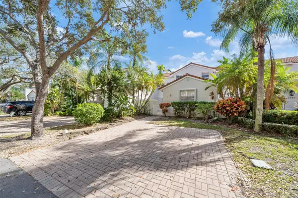 1551 Seagrape Way, Hollywood, FL 33019