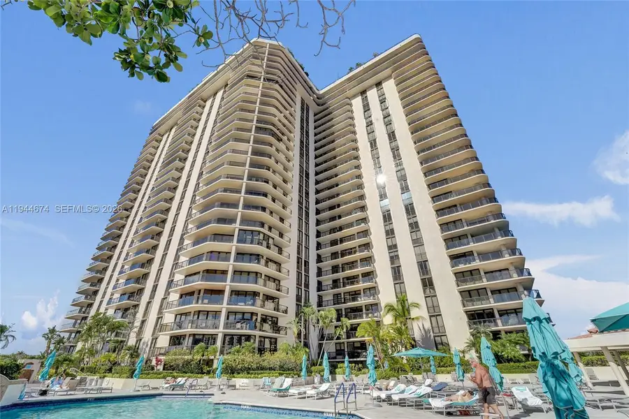 19667 Turnberry Way #12F, Aventura, FL 33180 - Image #2