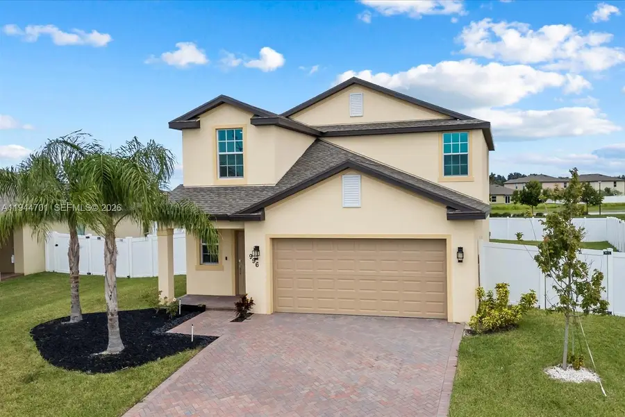 996 Bent Creek Dr, Fort Pierce, FL 34947 - Image #2