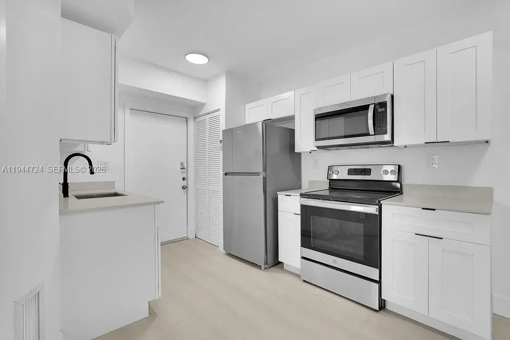 1814 NW 2nd Ct, Miami, FL 33136 - Image #1