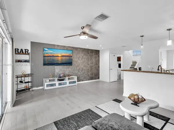 3804 NW 121st Ave, Sunrise, FL 33323