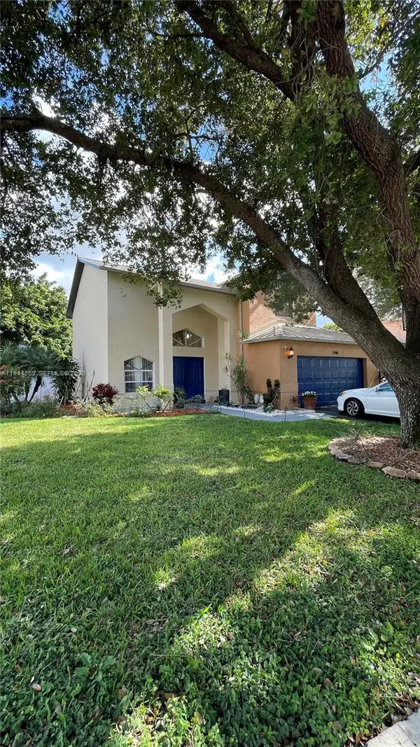 5740 SW 57th Way, Davie, FL 33314