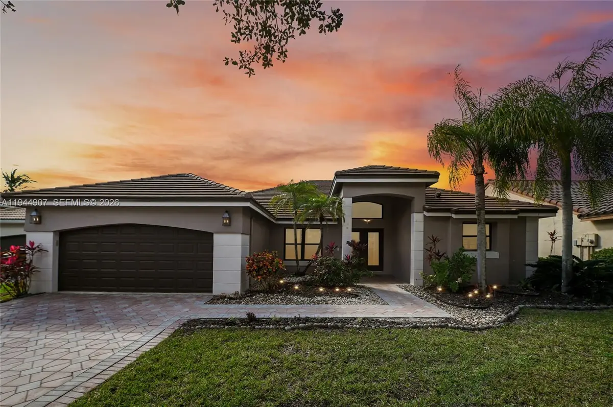 700 Verona Ct, Weston, FL 33326 - Image #1