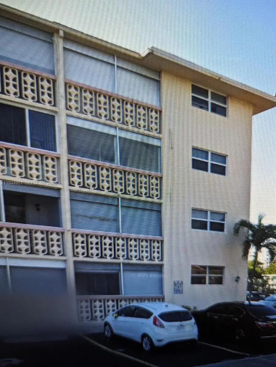 211 NE 8th Ave #209, Hallandale Beach, FL 33009 - Image #1
