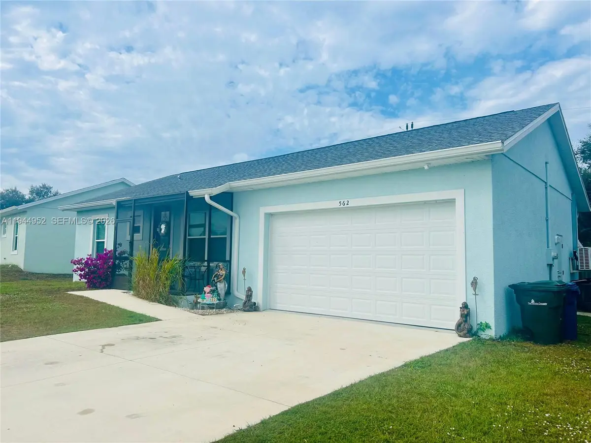 562 Flamingo Rd, Venice, FL 34293 - Image #1