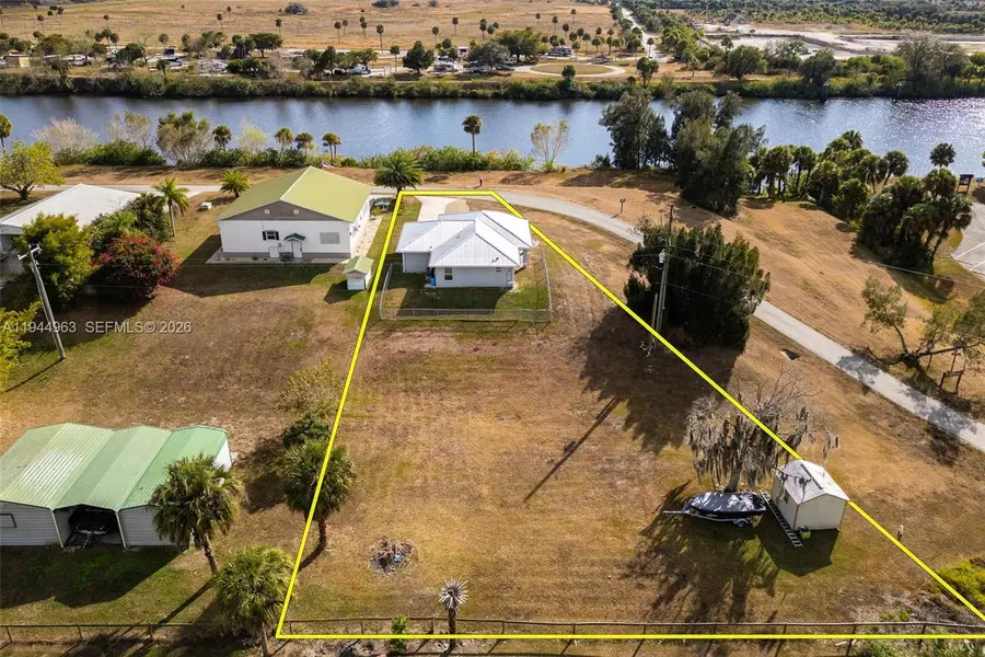 1053 SW Lock Ln, Moore Haven, FL 33471 - Image #2