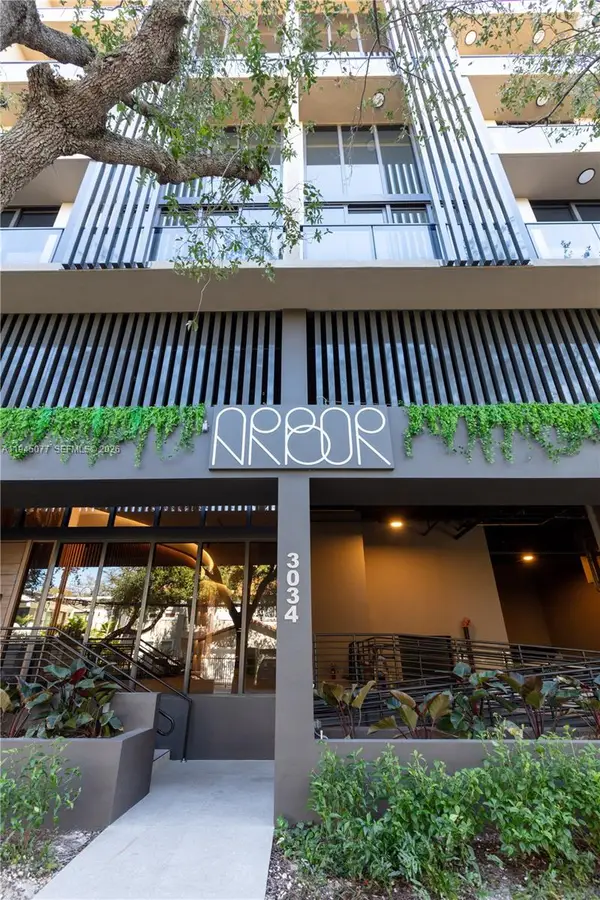 3034 Oak Avenue #LPH4, Coconut Grove, FL 33133