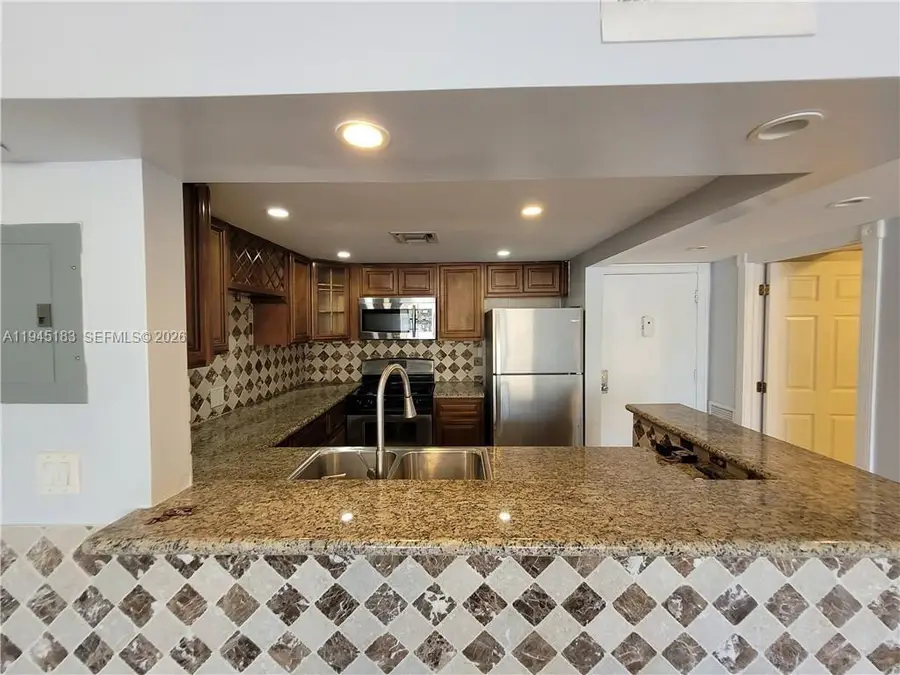 2175 NE 170th St #108, North Miami Beach, FL 33162 - Image #2