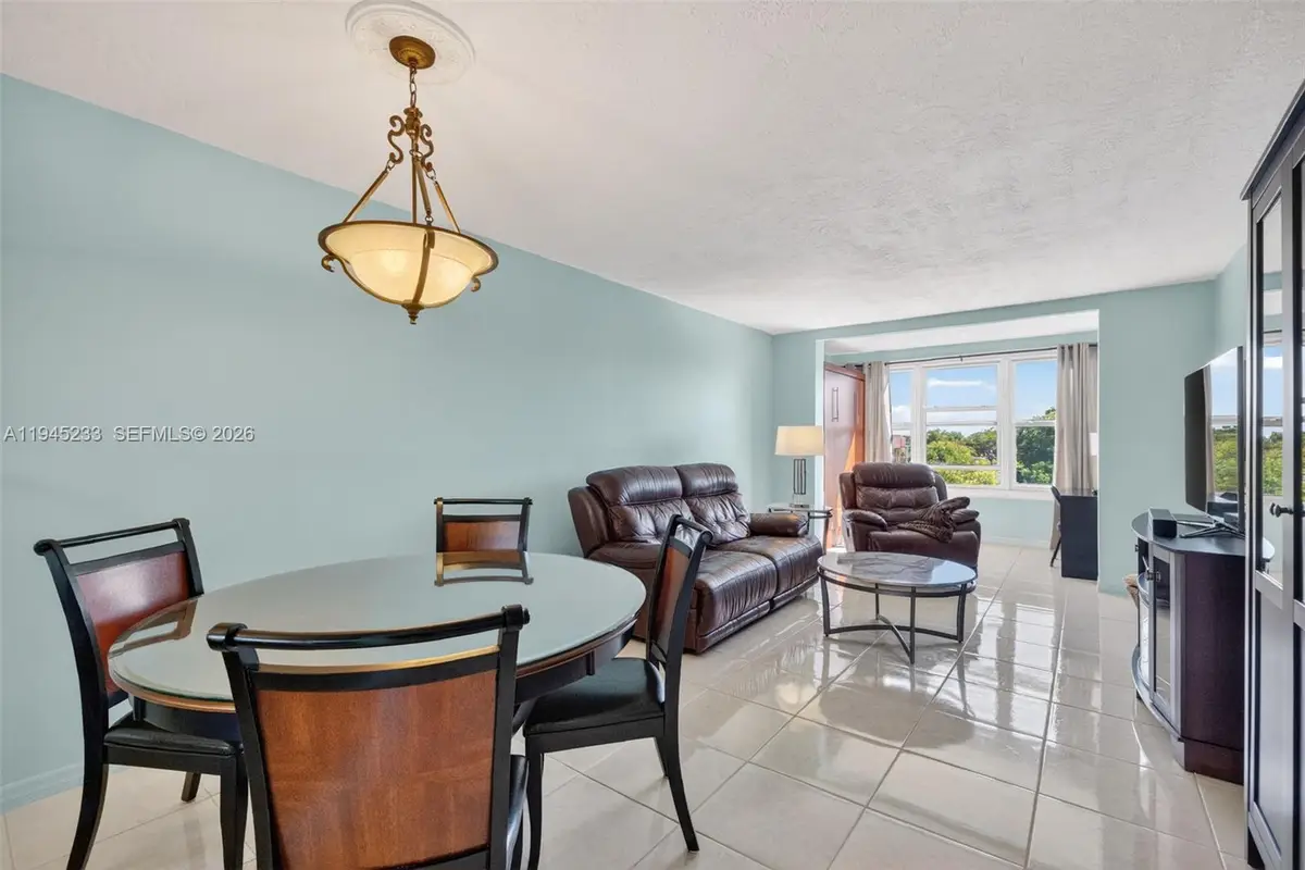 2801 Somerset Dr #408, Lauderdale Lakes, FL 33311 - Image #1
