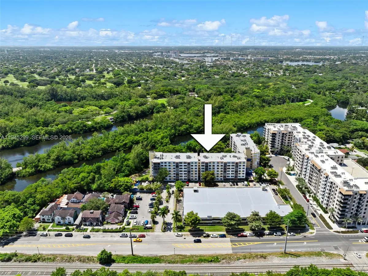 17890 W Dixie #603, North Miami Beach, FL 33160 - Image #1