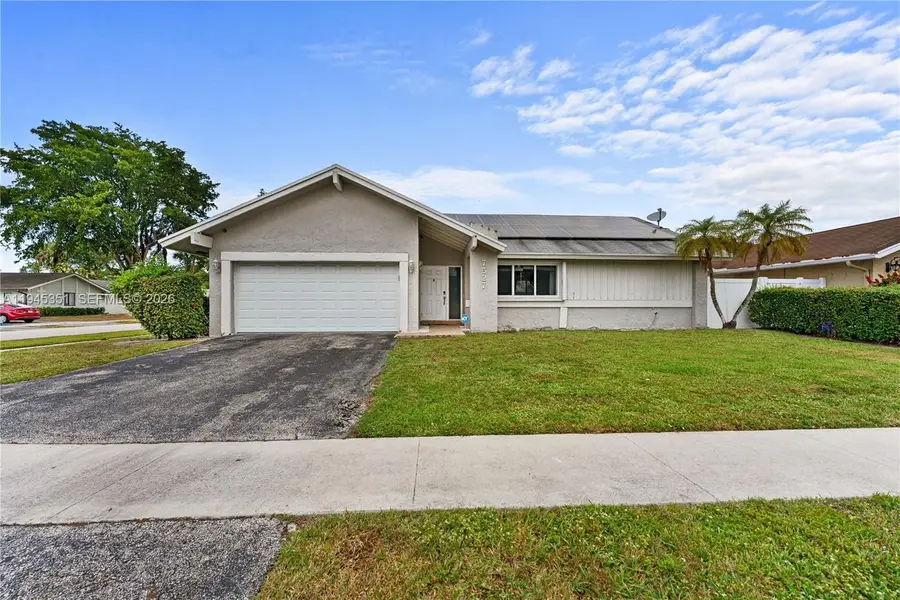 7527 SW 6th Ct, North Lauderdale, FL 33068 - Image #2