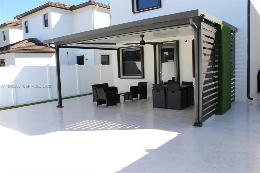 11024 W 35th Ln, Hialeah, FL 33018 - Image #3