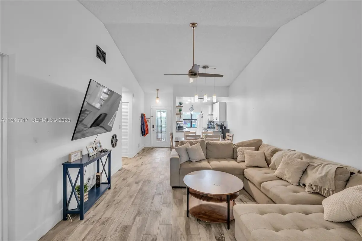 8202 NW 100th Dr, Tamarac, FL 33321 - Image #1