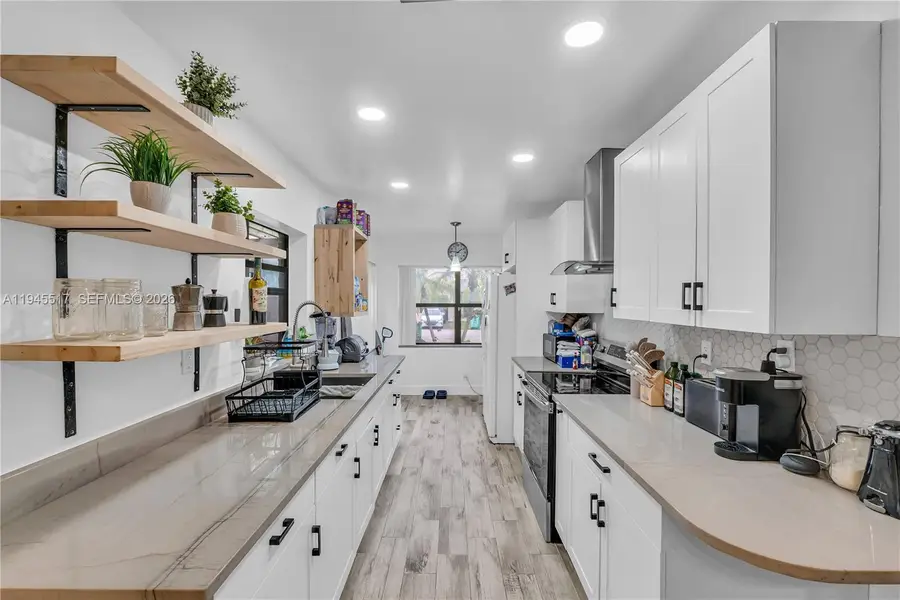 8202 NW 100th Dr, Tamarac, FL 33321 - Image #3