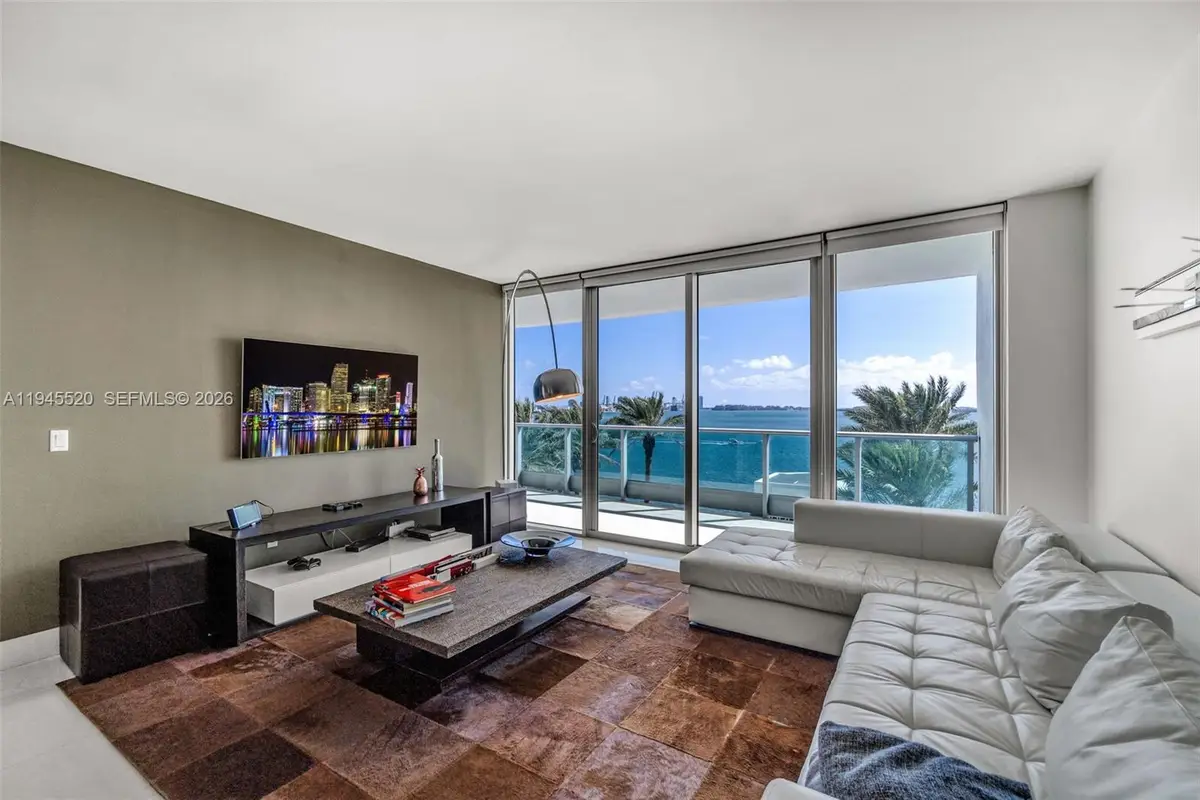 1331 Brickell Bay Dr #1007, Miami, FL 33131 - Image #1