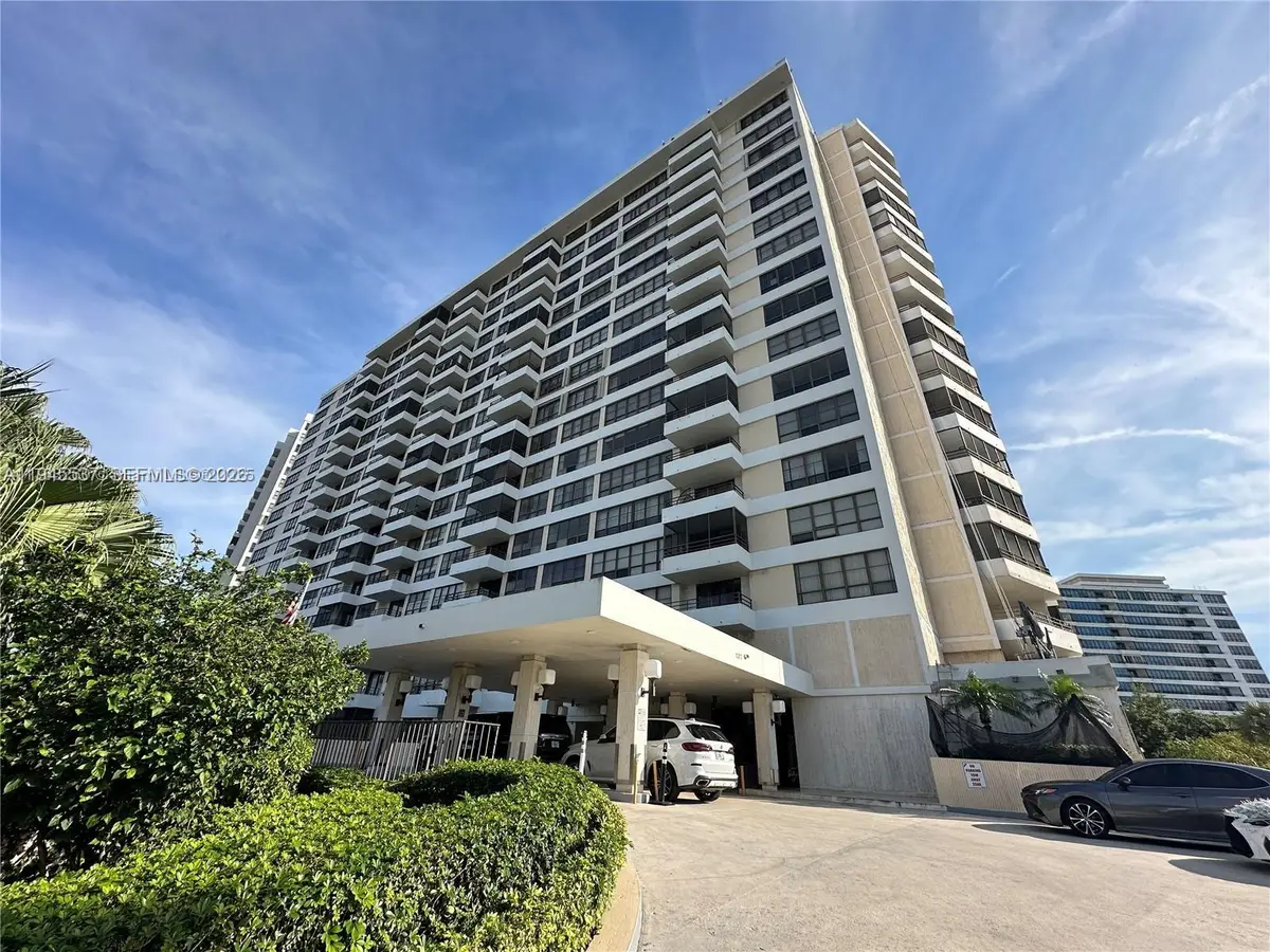 600 Three Islands Blvd #212, Hallandale Beach, FL 33009 - Image #1