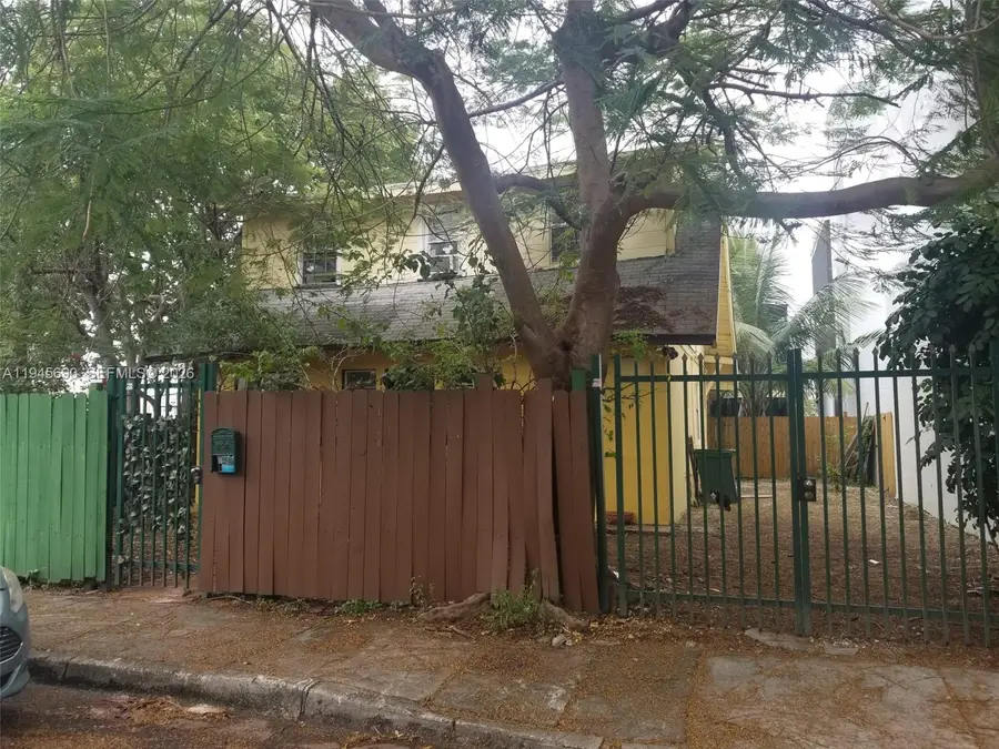 1245 NW 7th Ct, Miami, FL 33136 - Image #2