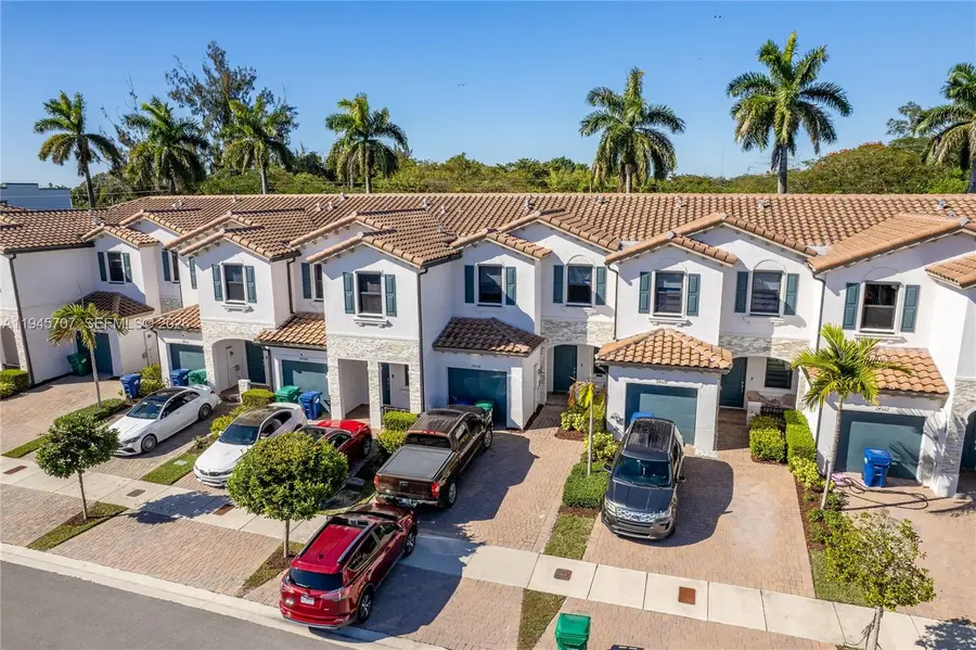 24534 SW 119th Pl, Homestead, FL 33032 - Image #2