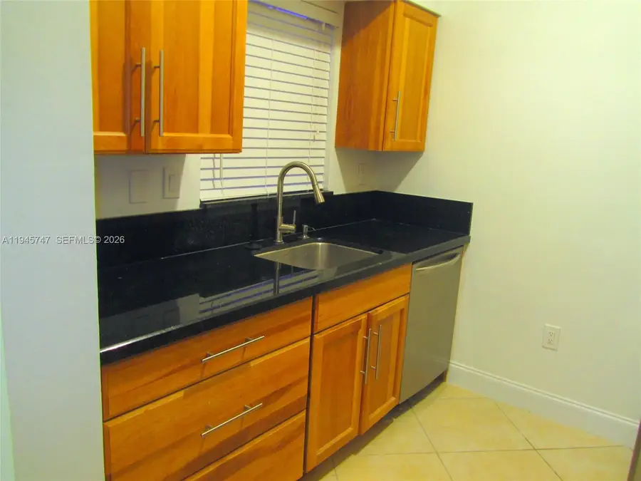 1731 NW 96th Ter #2J, Pembroke Pines, FL 33024 - Image #2