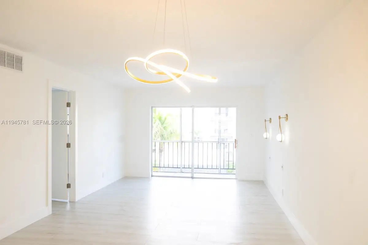 220 SW 9th Ave #306, Hallandale Beach, FL 33009 - Image #1