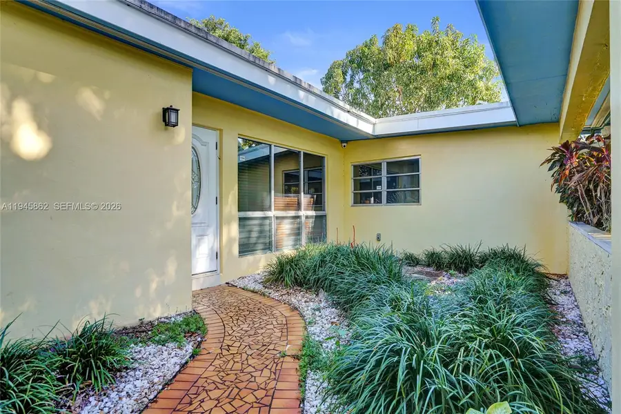 2069 NE 196th Ter, North Miami Beach, FL 33179 - Image #2