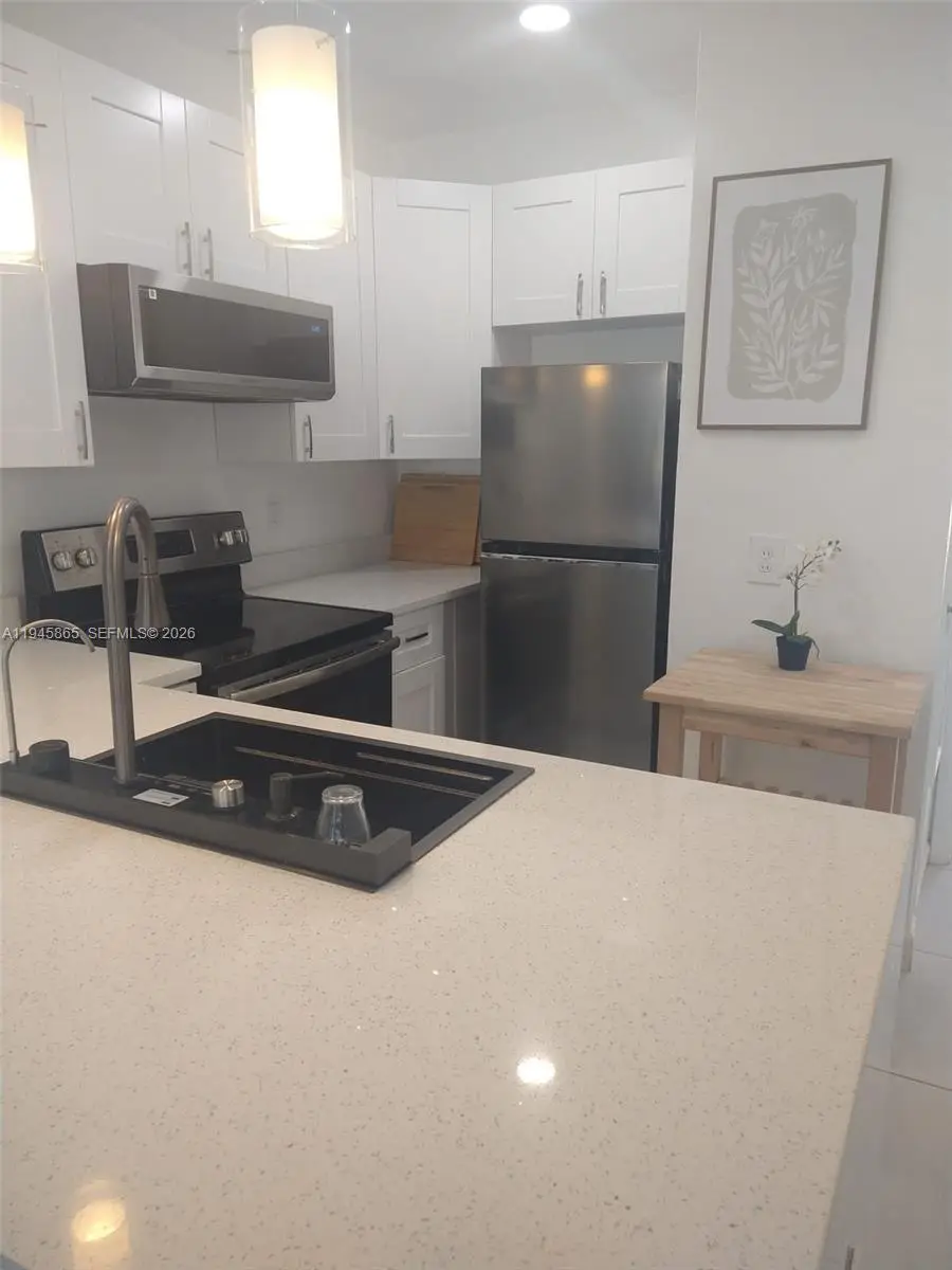 600 Layne Blvd #122, Hallandale Beach, FL 33009 - Image #1